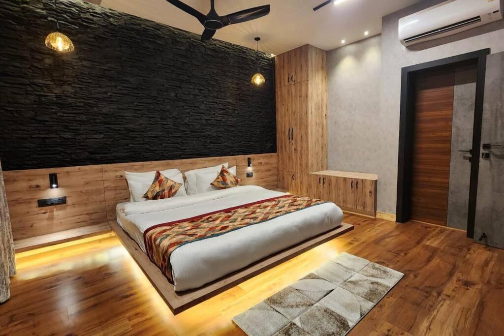Whispering Pines Villa Bhimtal Exterior photo