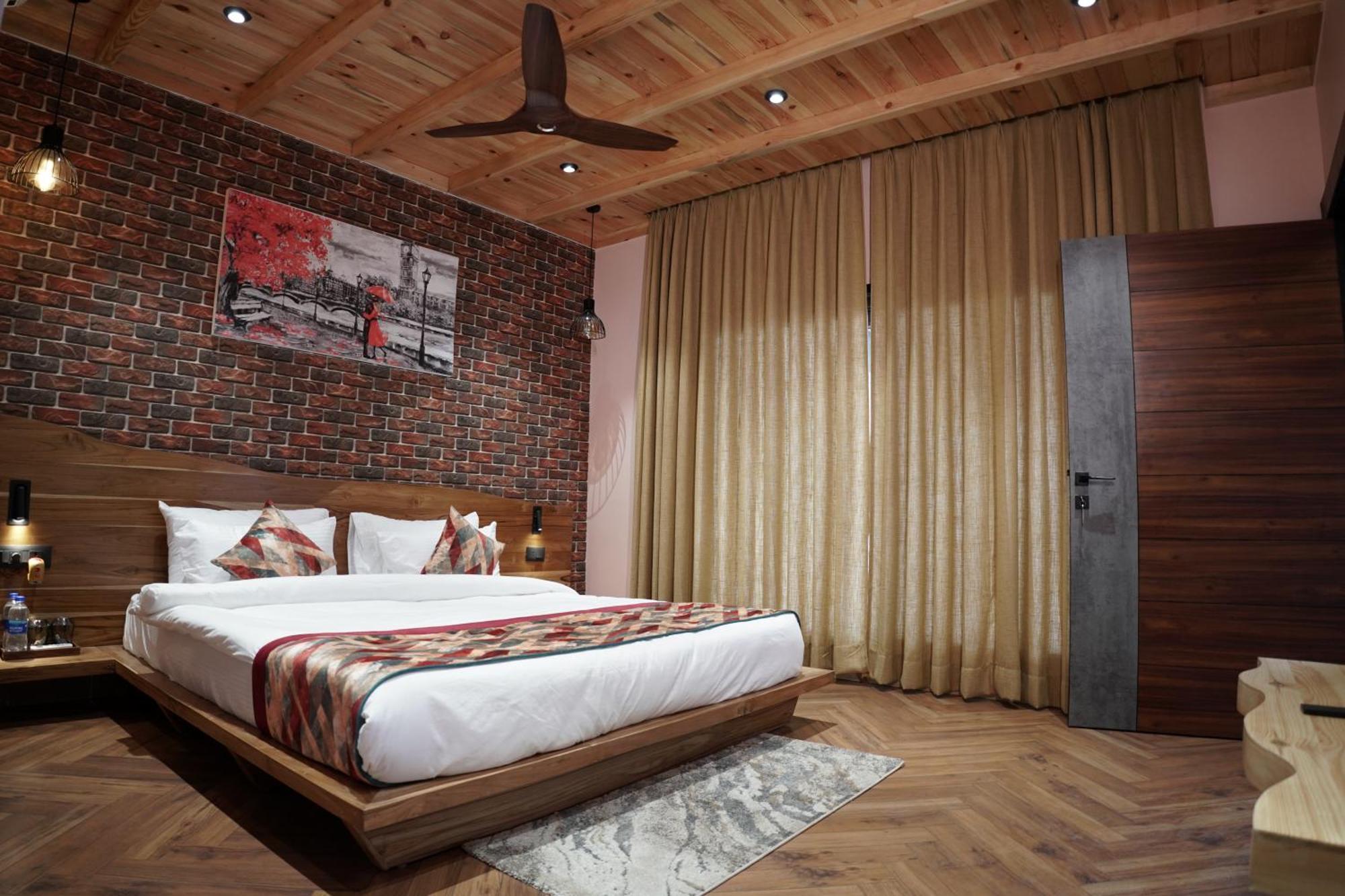Whispering Pines Villa Bhimtal Exterior photo